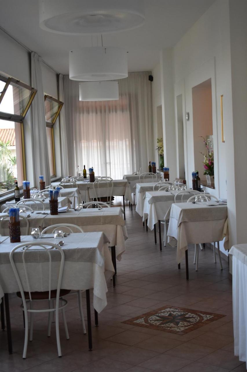 Marina dʼAndora Hotel Garden מראה חיצוני תמונה