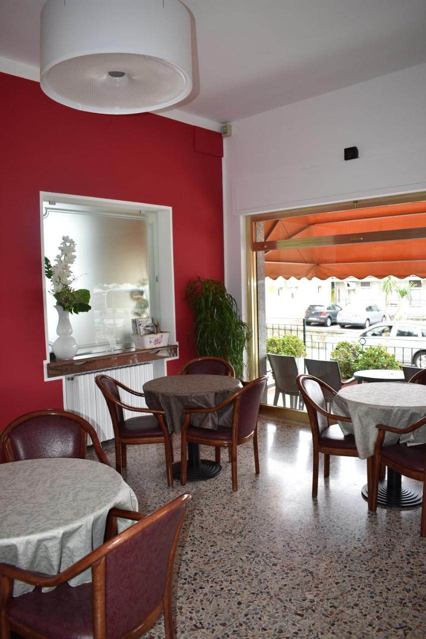Marina dʼAndora Hotel Garden מראה חיצוני תמונה