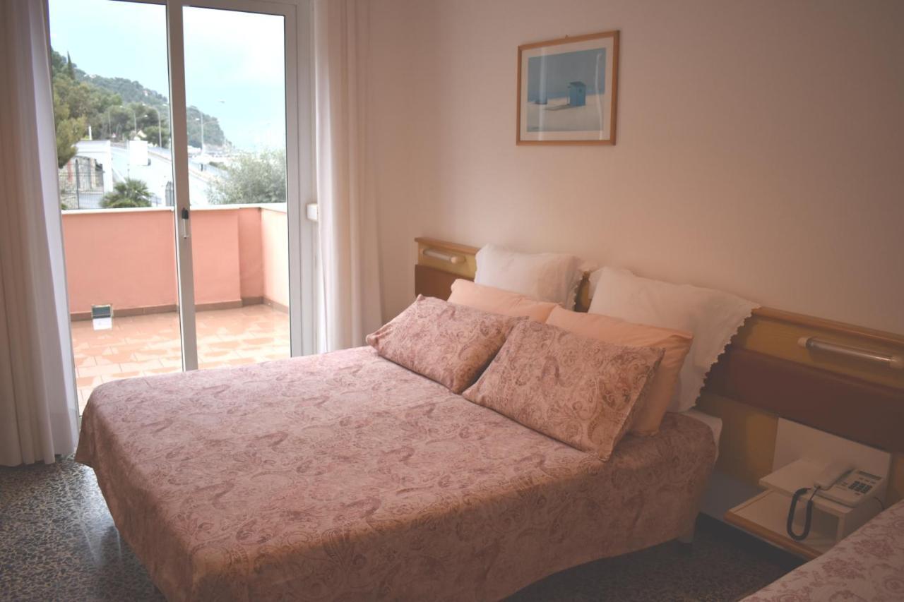 Marina dʼAndora Hotel Garden מראה חיצוני תמונה